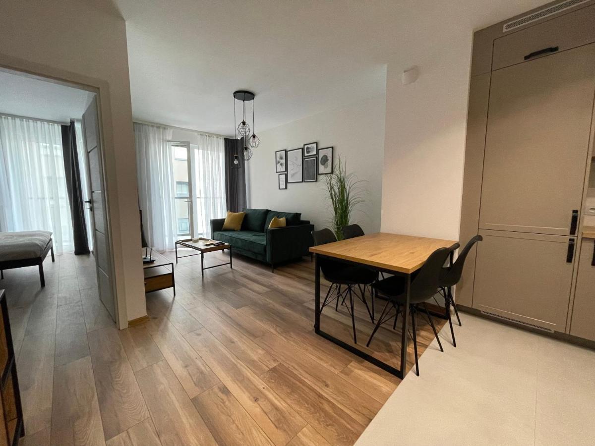 Newport Industrial Apartment Warsaw Luaran gambar